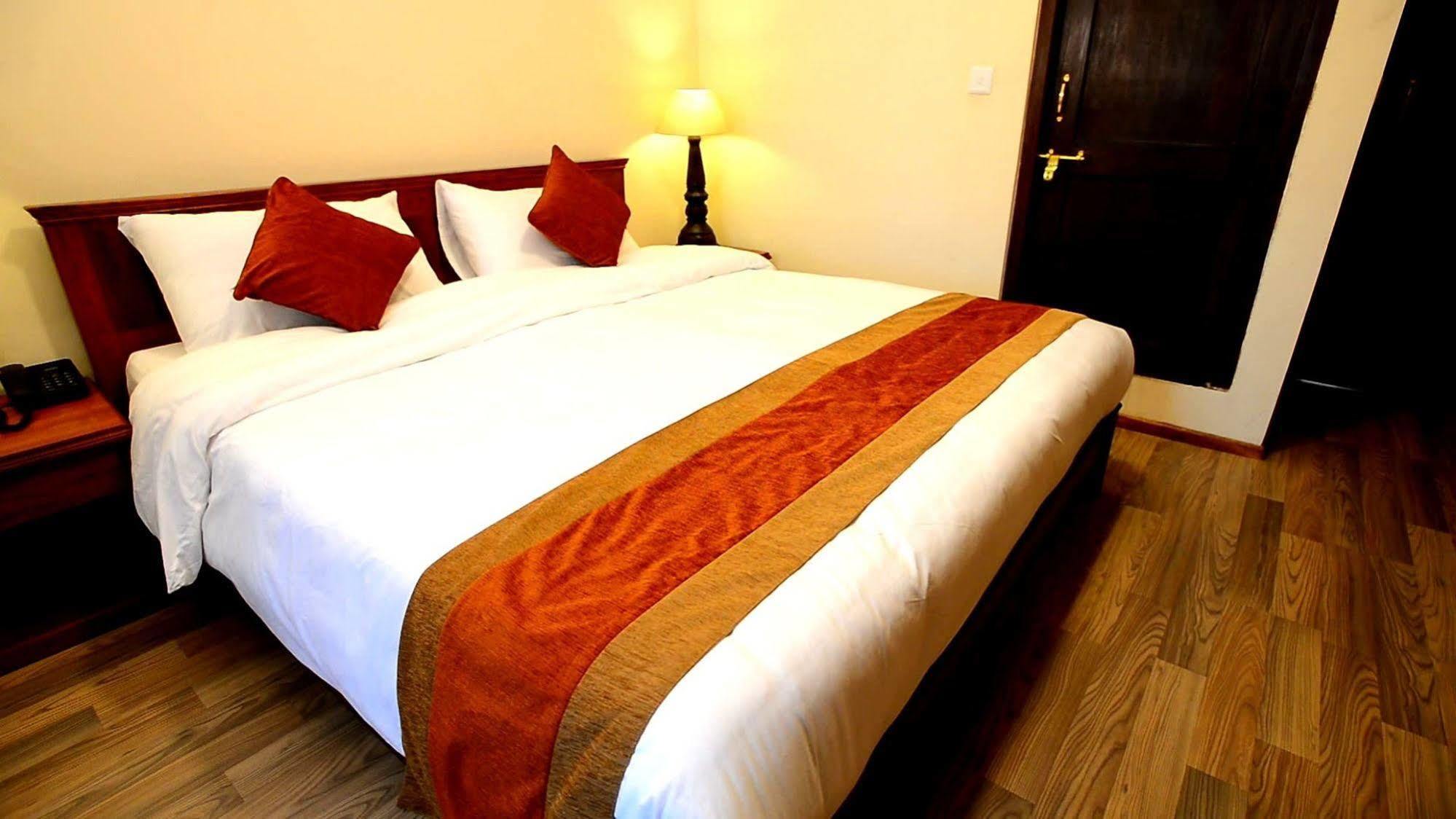 Golden Temple Inn Kathmandu Exterior photo